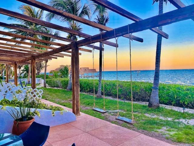 Punta Me Beach Suites Канкун Экстерьер фото