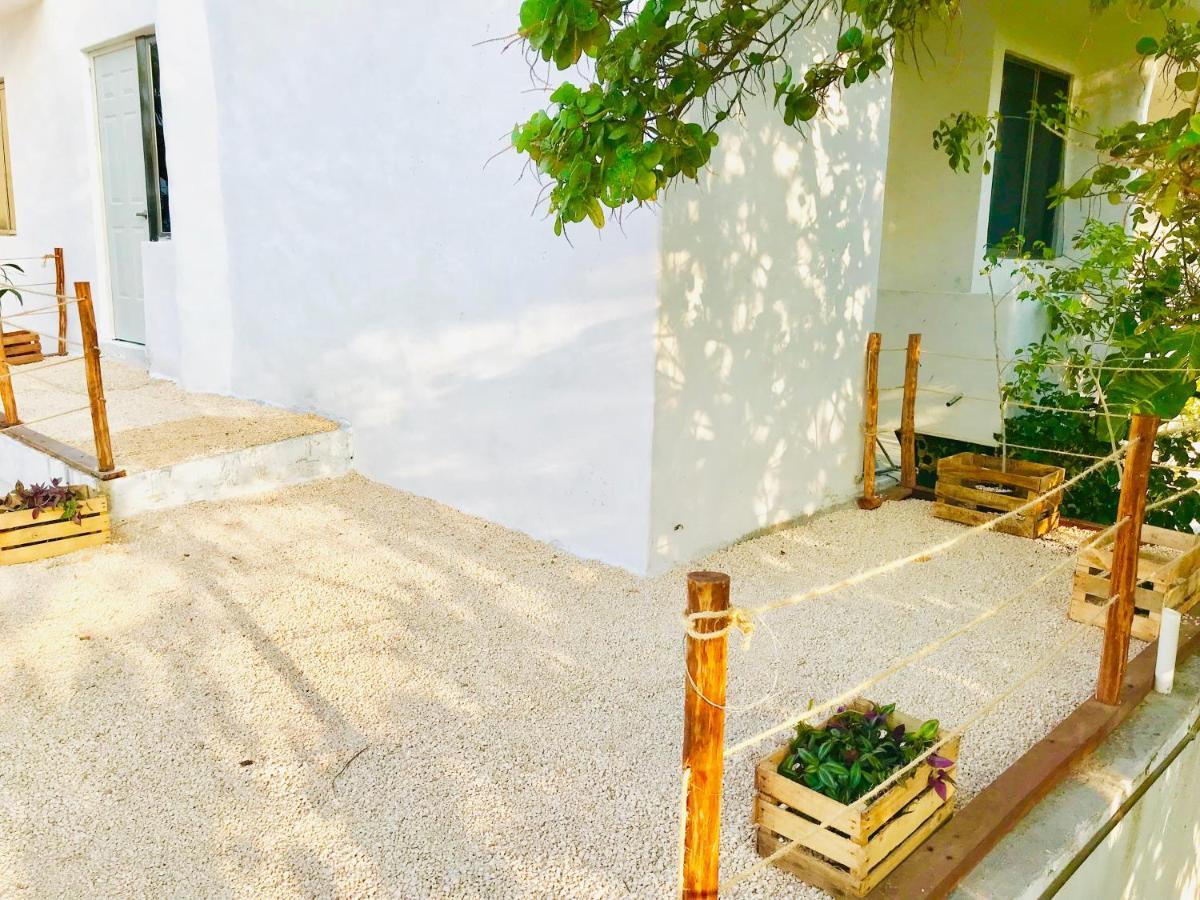 Punta Me Beach Suites Канкун Экстерьер фото